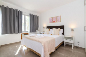 Local 102 Apartment